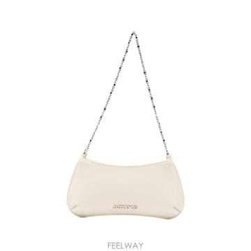 Jacquemus ��ũ���� ���̺��� glossy ����  Structured ������  Metal chain ��� strap  B��ũ���� ���̺��� glossy ����  Structured ������  Meta
