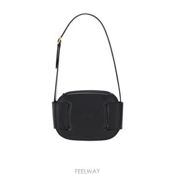 Ferragamo 26FW ����䷹ ��󰡸� ���� messenger �� 221148795713 TP57641271226FW ����䷹ ��󰡸� ���� messenger �� 221148795713 