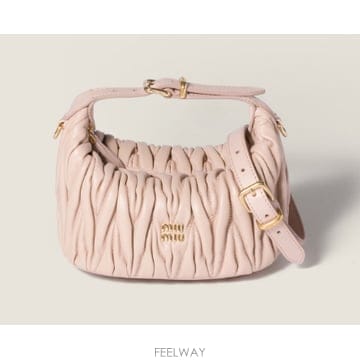Miu Miu 26SS �̿�̿� MATELASSE NAPPA ���� �Ŀ�ġ 5BP100VOOOAN88F0236 TP5705026SS �̿�̿� MATELASSE NAPPA ���� �Ŀ�ġ 5BP100VOOOAN