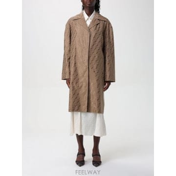 FENDI 25SS Fendi �� ��Ʈ with all over FF ����Ʈ  Ŭ���� collar, button clo25SS Fendi �� ��Ʈ with all over FF ����Ʈ  Ŭ���� col