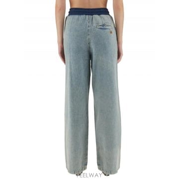 Moschino 25FW ��Ű�� JEANS IN ���� 031482271306 TP57789735625FW ��Ű�� JEANS IN ���� 031482271306 TP577897356