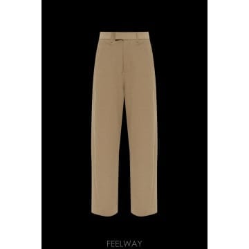 | Other Brand | 26SS ��Ÿ�̾� ��Ʃ��� Trousers with slightly tapered legs ESSS26PA026SS ��Ÿ�̾� ��Ʃ��� Trousers with slightly tapered 