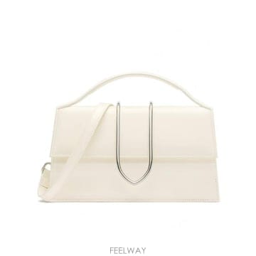 Jacquemus 26SS ��ũ���� ���� messenger �� BAW00406BC18A01115 TP57850955126SS ��ũ���� ���� messenger �� BAW00406BC18A01115 TP5