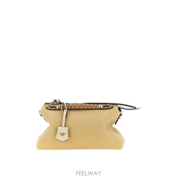 FENDI 26SS Fendi BORSA BY THE WAY ����Ʈ �̵�� WITH MACRO ž STITCHING 826SS Fendi BORSA BY THE WAY ����Ʈ �̵�� WITH MACRO 