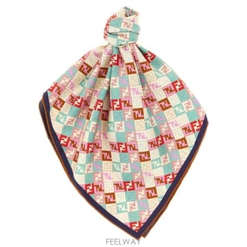 FENDI Fendi Foulard in seta FF Fendi FXT091AUMDF1WO7 TP574393813Fendi Foulard in seta FF Fendi FXT091AUMDF1WO7 TP57439