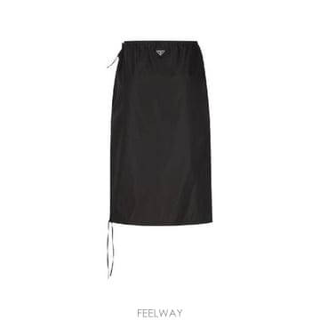 PRADA �׶�����Ÿ �ؿ� ����� ���� RE NYLON MIDI ��ĿƮ 21H0601WQ8F0002�׶�����Ÿ �ؿ� ����� ���� RE NYLON MIDI ��ĿƮ 21H06