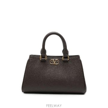Valentino �׶�����Ÿ �ؿ� �߷�Ƽ�� ����ٴ� ���� VLOGO SIGNATURE LEATHER MINI BAG WP0BA�׶�����Ÿ �ؿ� �߷�Ƽ�� ����ٴ� ���� VLOGO SIGNATURE