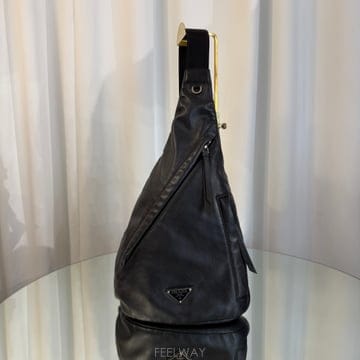 PRADA ����� �ﰢ�ΰ� ���� ���� ���� ����������� �ﰢ�ΰ� ���� ���� ���� ������