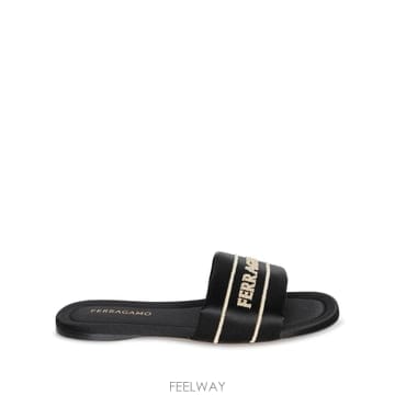 Ferragamo 25SS ����䷹ ��󰡸� SLIDE ���� WITH �ΰ� 78125201J740001 TP57554841025SS ����䷹ ��󰡸� SLIDE ���� WITH �ΰ� 78125201J7