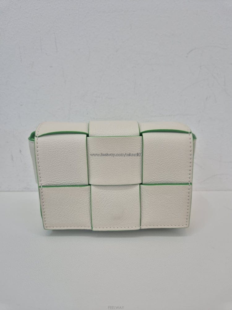 Bottega Veneta [�߰���ǰ ������ �����] ���װ�����Ÿ ��Ʈ��ġ���� �����÷� ī�� �̴� ī��Ʈ�� 666688[�߰���ǰ ������ �����] ���װ�����Ÿ ��Ʈ��ġ���� ��