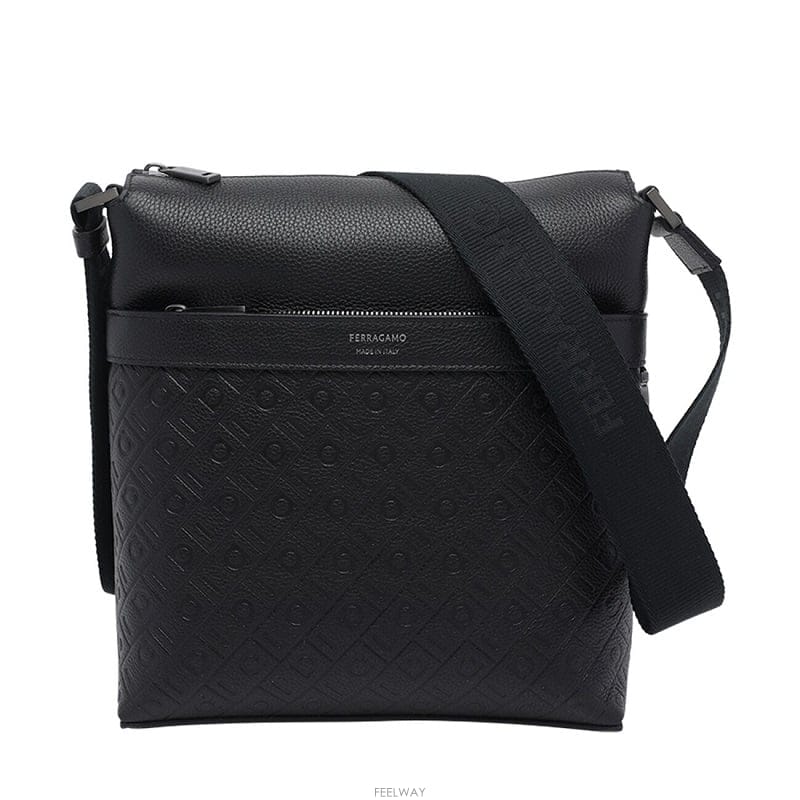 Ferragamo [�񿣺��ǰ��] FERRAGAMO ��󰡸� ���� ���׷� �޽����� ũ�ν���[�񿣺��ǰ��] FERRAGAMO ��󰡸� ���� ���׷� �޽���