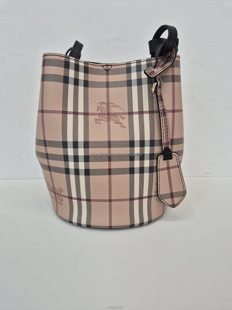 Burberry [�߰���ǰ ������ �����] ������ �� ���̸��� üũ ���� ��Ŷ�� 40571581[�߰���ǰ ������ �����] ������ �� ���̸��� üũ ���� 