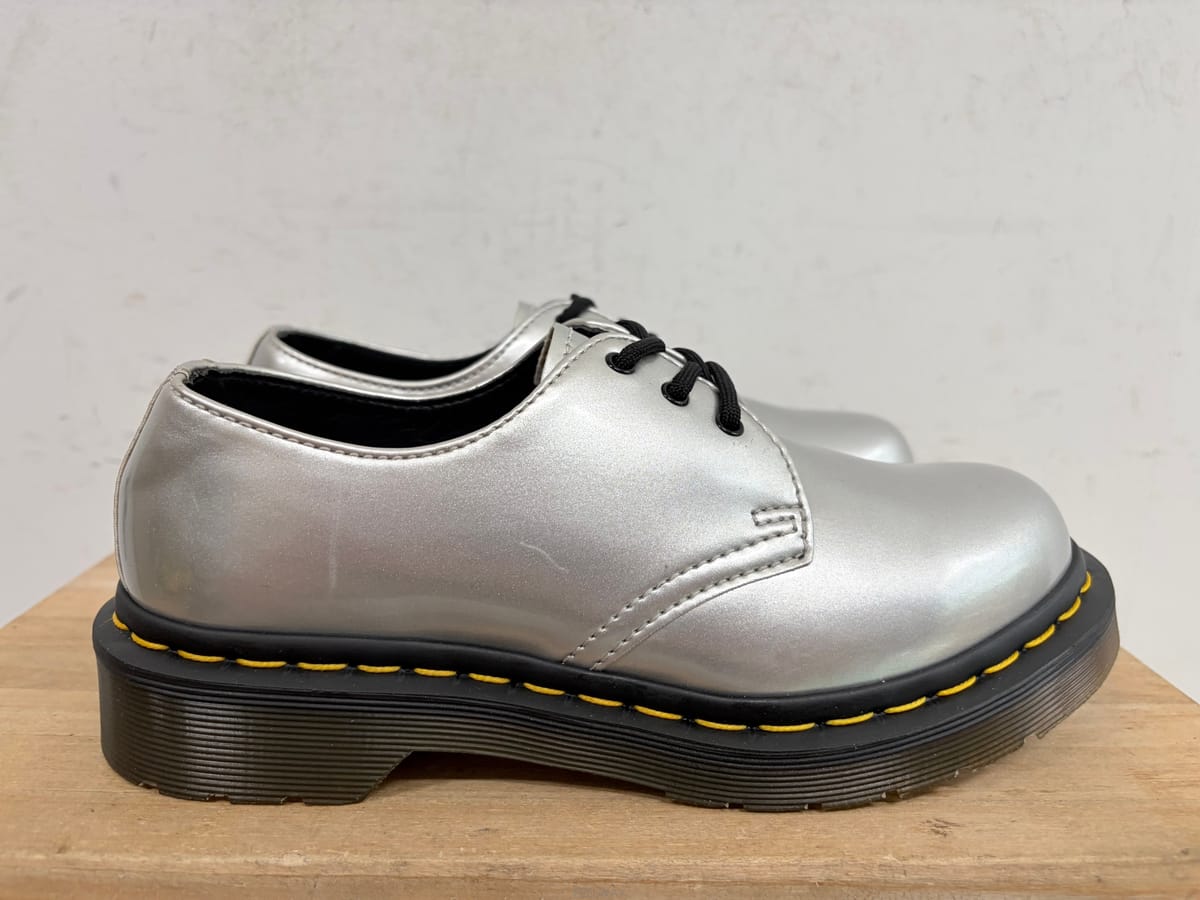 Dr. Martens ���͸�ƾ ���� ���� 230���͸�ƾ ���� ���� 230