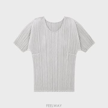 [플리츠플리즈 이세이미야케] 플리츠 플리즈 베이직 반팔 티셔츠 라이트 그레이 여성 티셔츠 PP15-JK103