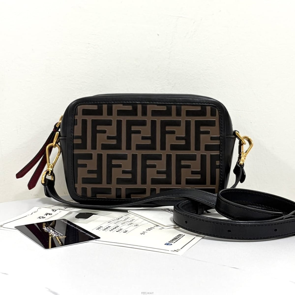 FENDI ��� ff �ΰ� �̴� ī�޶�� ũ�ν��� (8bs019)��� ff �ΰ� �̴� ī�޶�� ũ�ν��� (8bs019)