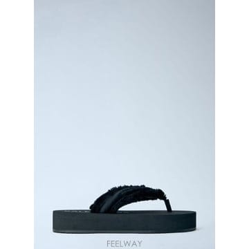 26 FW 발렌시아가 여성 제트 래그 T 스트랩 샌들 870111 W0WM0 1000 TP873900429