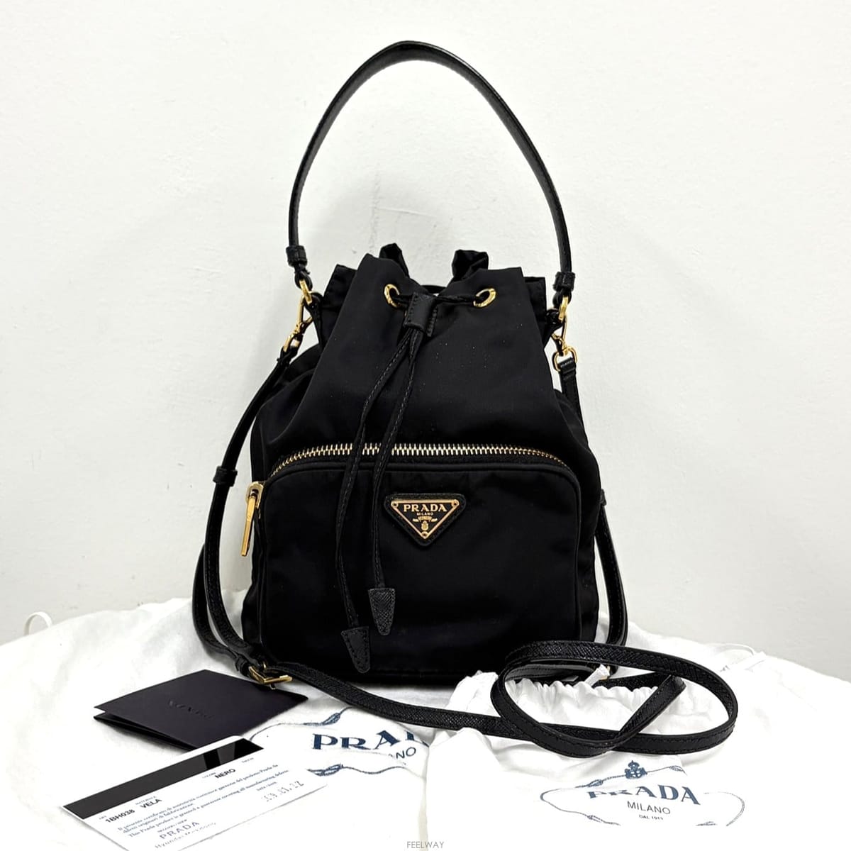 PRADA ����� �ﰢ�ΰ� ���Ϸ� ��Ŷ�� ���� (1BH038)����� �ﰢ�ΰ� ���Ϸ� ��Ŷ�� ���� (1BH038)