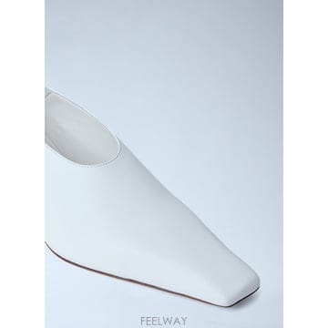 26 S/S 스포츠막스 레더 키튼 힐 펌프스 2612521033600 B0111966380