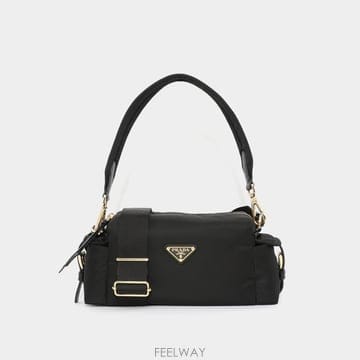 PRADA ����� 26FW �ﰢ�ΰ� �����Ϸ� �ͽ��÷ξ� ���� ���� ����� 1BH232 RDLN F0002����� 26FW �ﰢ�ΰ� �����Ϸ� �ͽ��÷ξ� ���� ���� ��