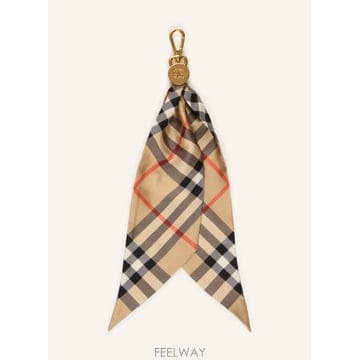 Burberry Burberry �� charm 100307709412000 TP575709331Burberry �� charm 100307709412000 TP575709331