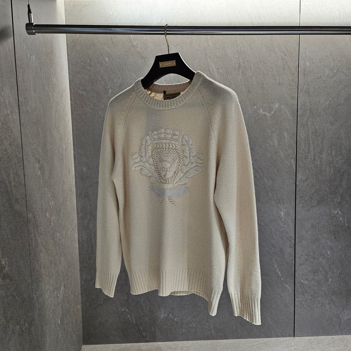 Burberry ������ ������̴� �ΰ� �� ��Ʈ������ ������̴� �ΰ� �� ��Ʈ