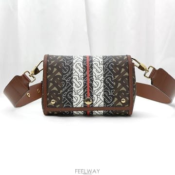 Burberry �߰���ǰ�Ǵ��� / Burberry(������) 80207231 TB ���׷� ��Ʈ������ Eĵ���� �����߰���ǰ�Ǵ��� / Burberry(������) 80207231 TB ���׷�