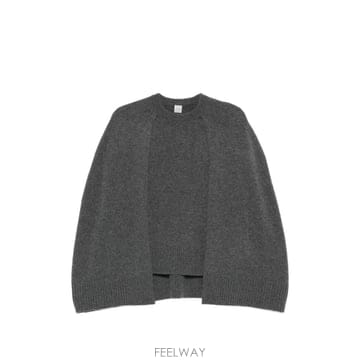 토템 케이프 디테일 스웨터