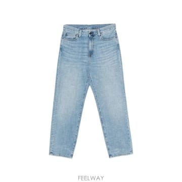 Į 아론 진 블루