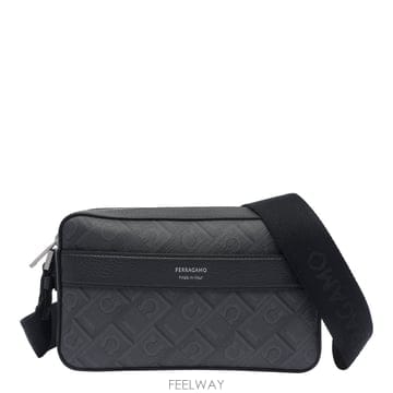 26 F/W 페라가모 FERRAGAMO 모노그램 크로스바디 백 779 B0012262982