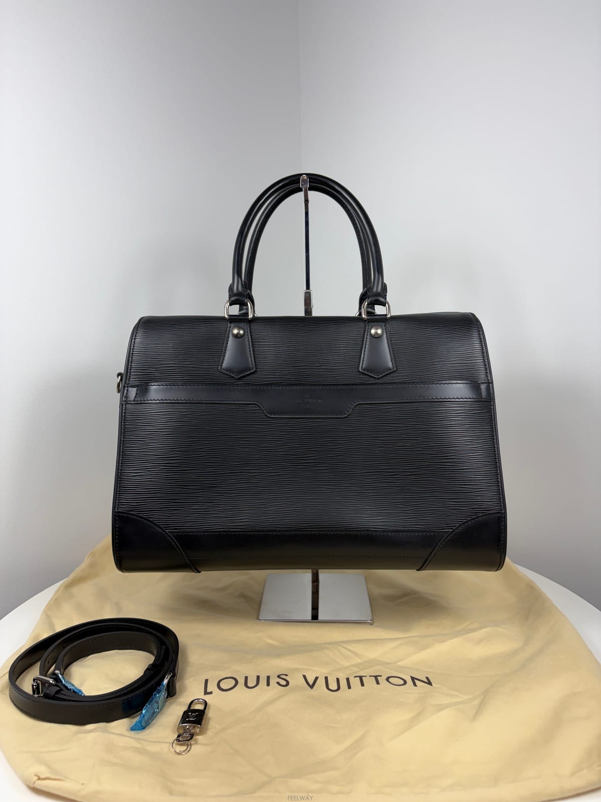 Louis Vuitton ���̺��� M42392 ���� �θ��� ��Ʈ����̺��� M42392 ���� �θ��� ��Ʈ��