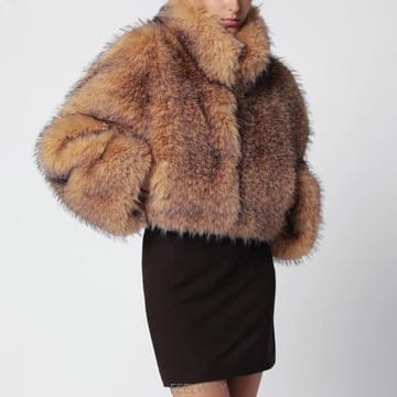 26 F/W 로테이트 쇼츠 베이지 페이크 퍼 자켓 1146861753 B0052263728