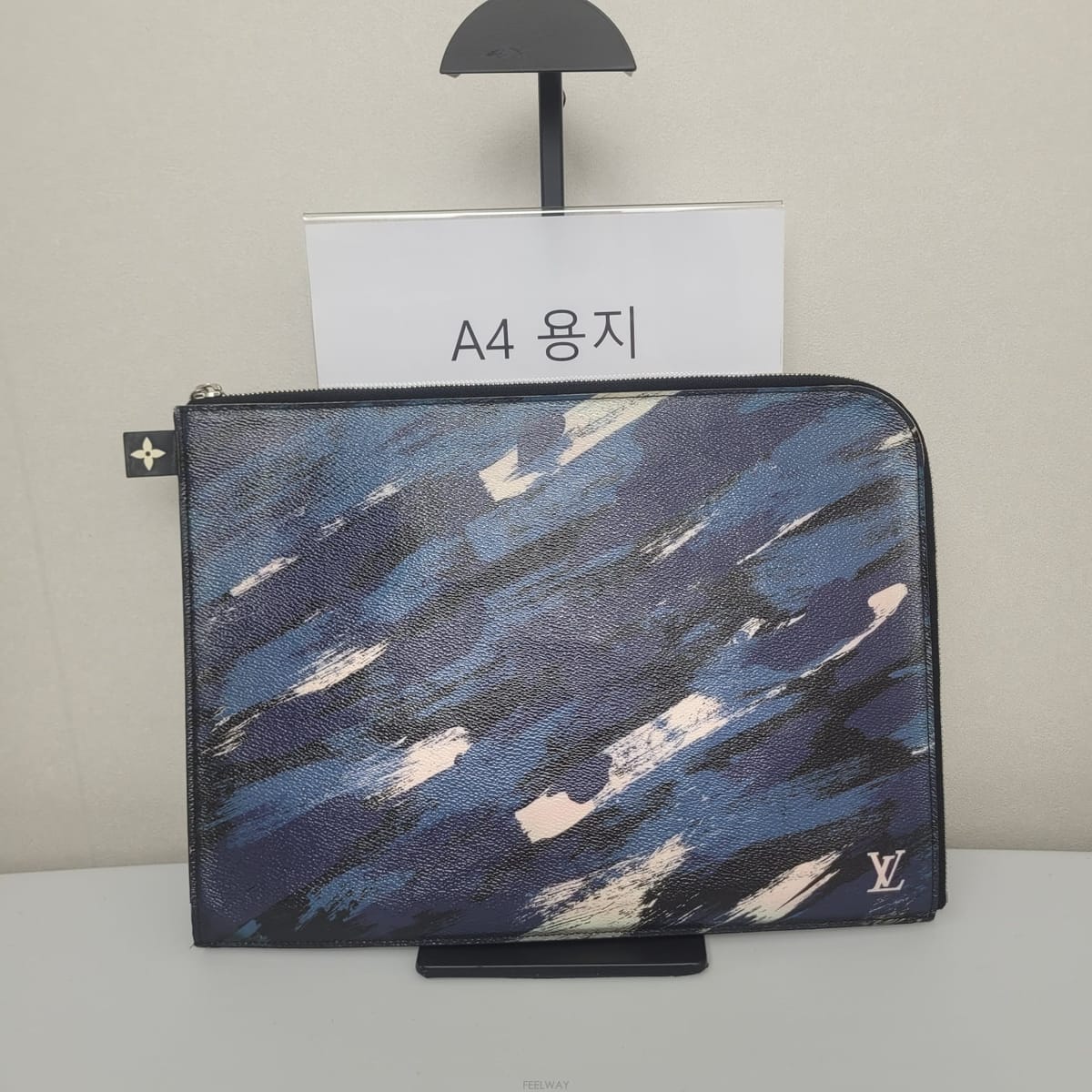 Louis Vuitton ���̺��� M61751 ī���ö��� ����Ʈ �ָ� ������ Ŭ��ġ����̺��� M61751 ī���ö��� ����Ʈ �ָ� ������ Ŭ��ġ��