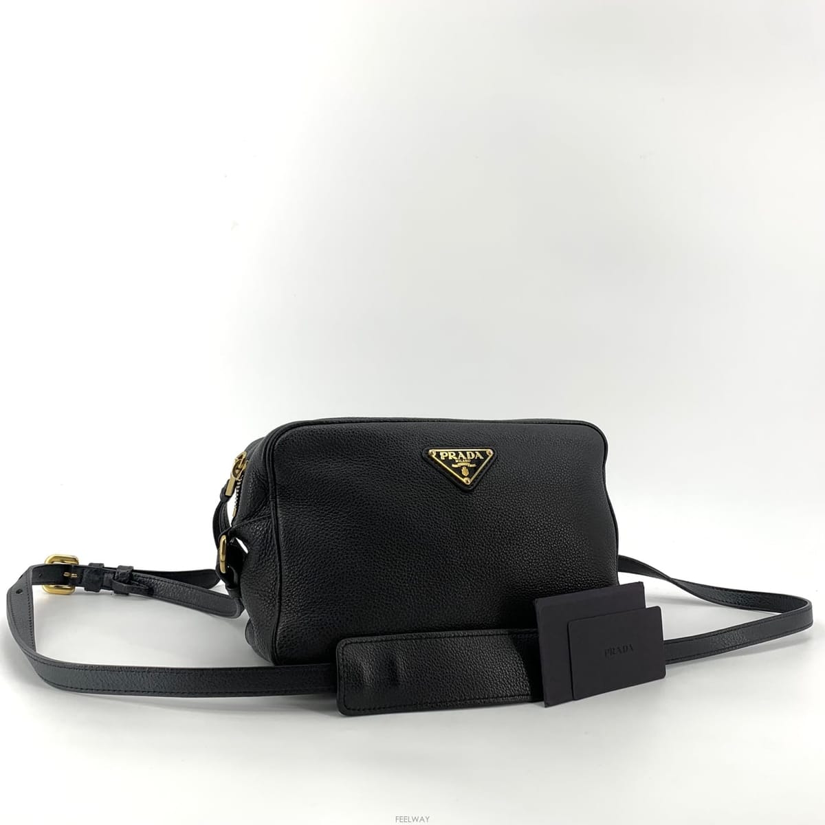PRADA ����� ���ڷ� ���� �ﰢ�ΰ� ���������� ���ڷ� ���� �ﰢ�ΰ� �����