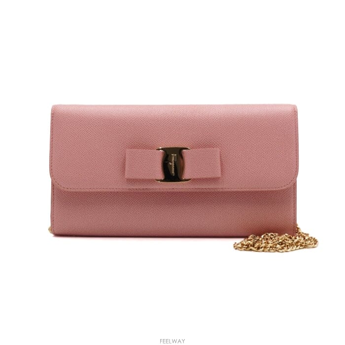 Ferragamo ��󰡸� 22 D523 ��ũ �ٶ� ���� �̴� Ŭ��ġ �� ����ü�� ����� ũ�ν���aa66555��󰡸� 22 D523 ��ũ �ٶ� ���� �̴� Ŭ��ġ �� ����ü