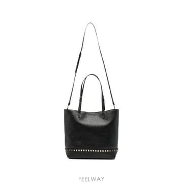 Valentino �׶�����Ÿ �ؿ� �߷�Ƽ�� ����ٴ� ���� ROCKSTUD MEDIUM LEATHER TOTE BAG WB0T7�׶�����Ÿ �ؿ� �߷�Ƽ�� ����ٴ� ���� ROCKSTUD MEDIUM