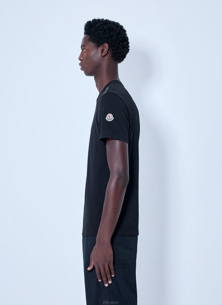 Moncler 26 F/W ��Ŭ���� ���� ����ġ �ΰ� Ƽ���� L2091 8C0003 B011226462526 F/W ��Ŭ���� ���� ����ġ �ΰ� Ƽ���� L2091 8C0003 B