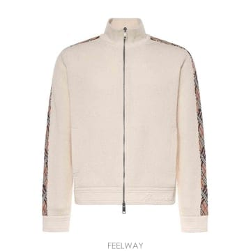 Burberry 26SS Burberry ��ư ���� With üũ Trim 8122452 TP57686813626SS Burberry ��ư ���� With üũ Trim 8122452 TP57686