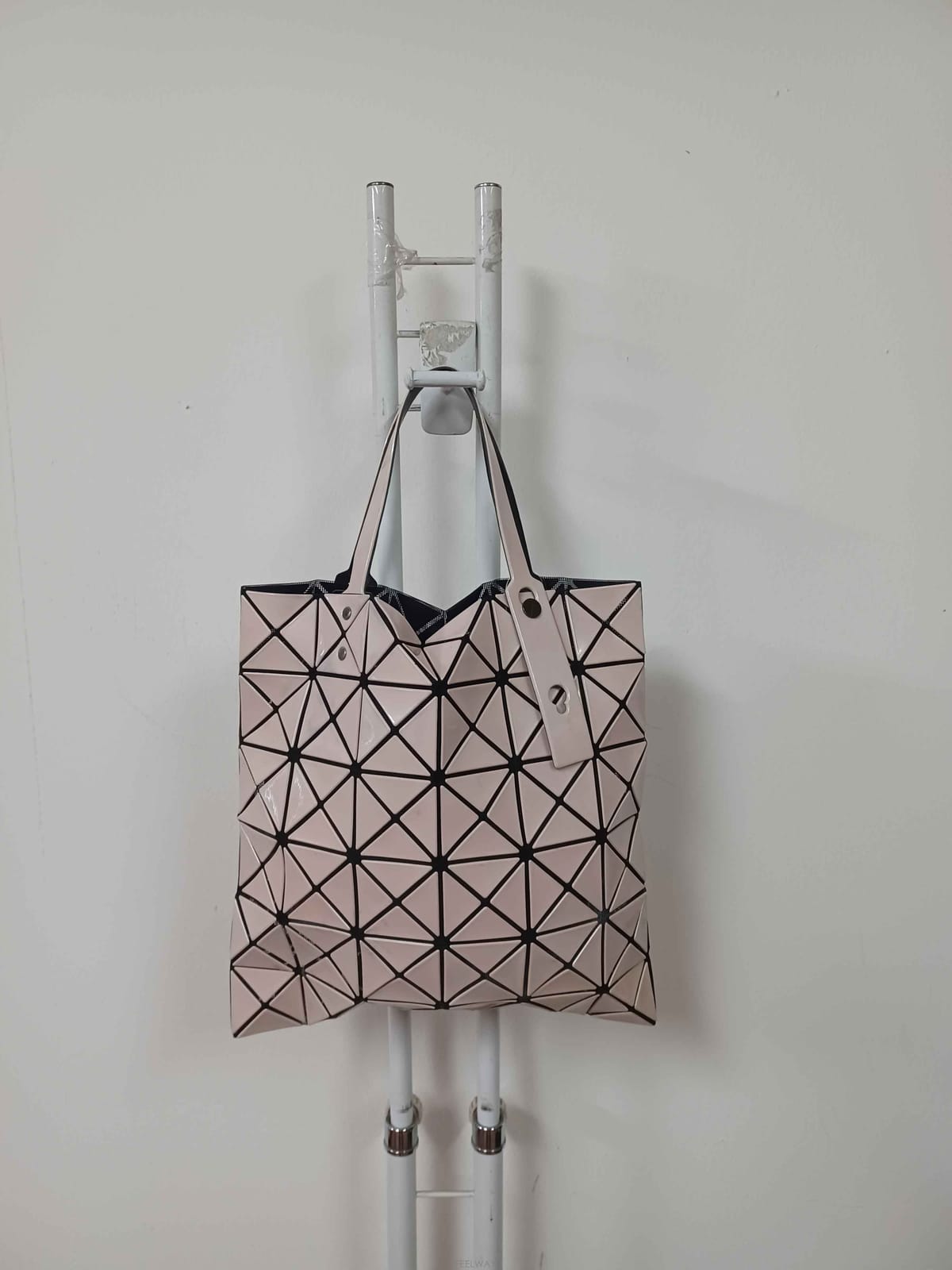 Issey Miyake ��ȫ����/B-10867/�̼��̹̾��� ������ �ٿ��ٿ��� ��Ʈ���ȫ����/B-10867/�̼��̹̾��� ������ �ٿ��ٿ��� ��Ʈ��