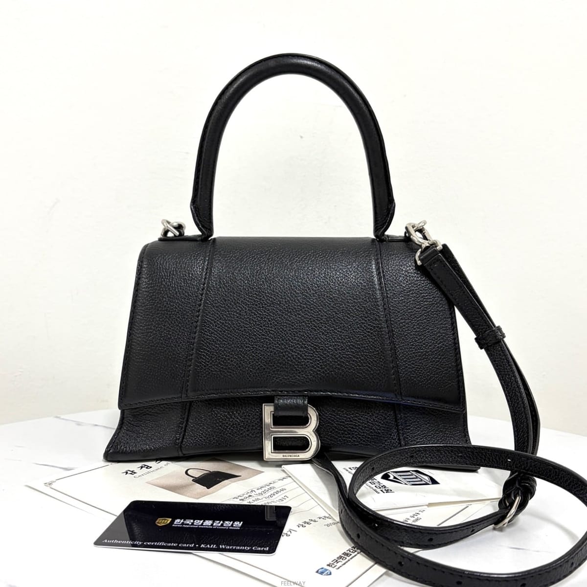 Balenciaga �߷��þư� �ƿ��۷��� ž �ڵ� ����� ���� (593546)�߷��þư� �ƿ��۷��� ž �ڵ� ����� ���� (593546)