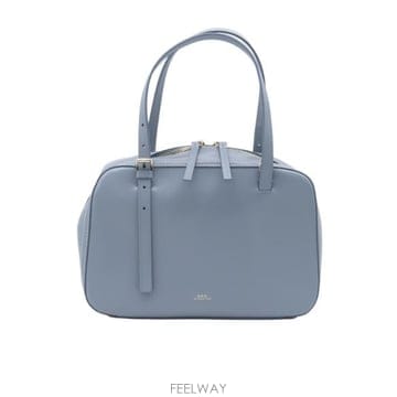 A.P.C. 26FW A P C  ���� messenger �� F67017PXCDNIAF TP58056586926FW A P C  ���� messenger �� F67017PXCDNIAF TP5805658