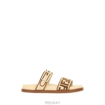 FENDI 26FW Fendi BIRKENSTOCK DOPPIA FASCIA 8X8710ABN3F1WQJ TP5769626FW Fendi BIRKENSTOCK DOPPIA FASCIA 8X8710ABN3F1WQJ T