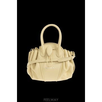 Marni 26FW Marni Tulipea �� SBMP0223A0P871000Y01 TP57699642026FW Marni Tulipea �� SBMP0223A0P871000Y01 TP576996420
