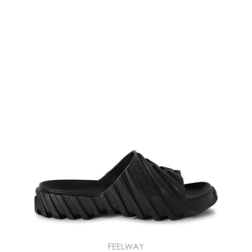 Off White 26 FW ����ȭ��Ʈ �ͽ��÷η��̼� �������� �����̴� ���� OMIC018S24MAT0011010 TP457026 FW ����ȭ��Ʈ �ͽ��÷η��̼� �������� �����̴� ����