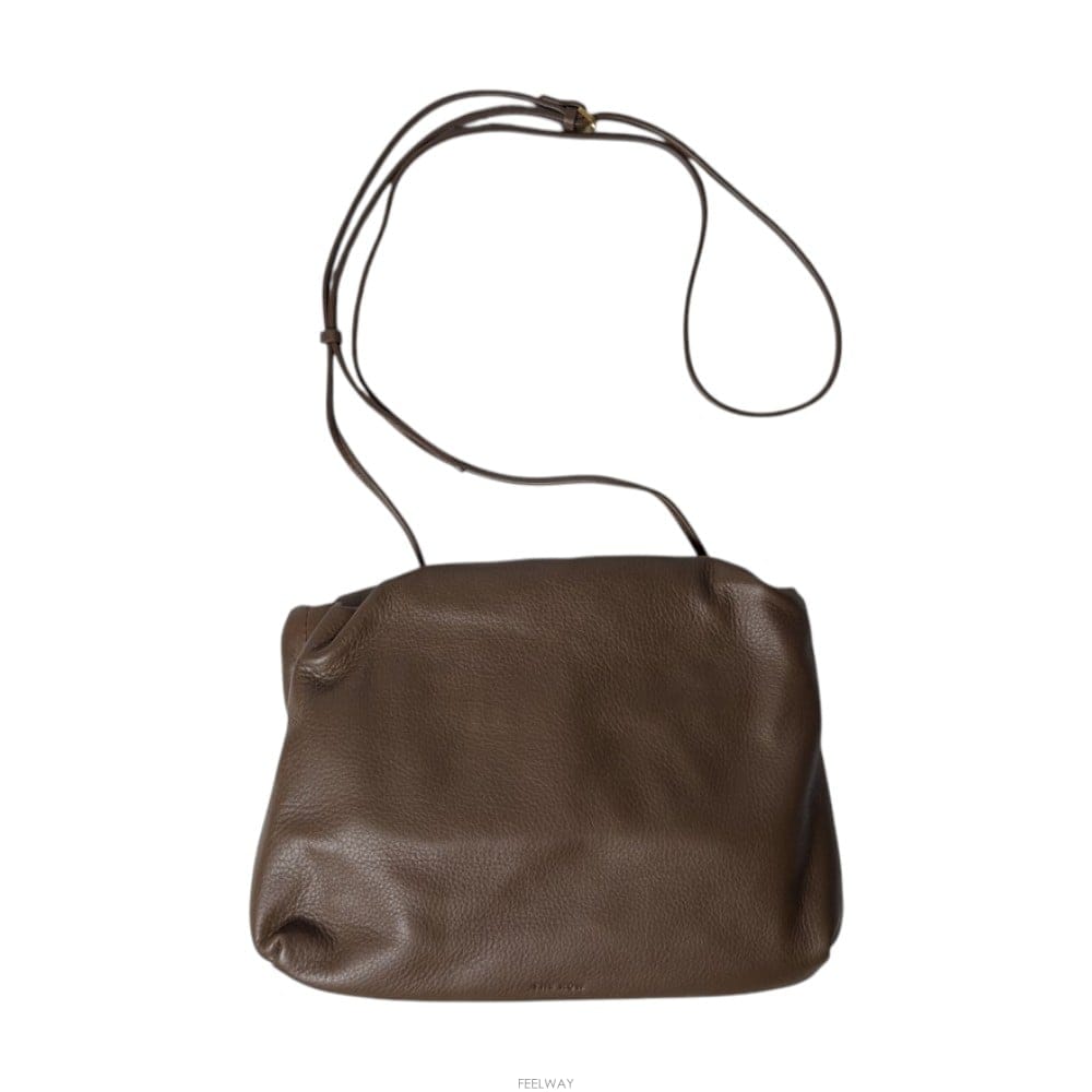 THE Row [����ũ�Ÿ] 26FW ���ο� �ξ� Ŭ��ġ BOURSE CLUTCH W1280L97 TYBG[����ũ�Ÿ] 26FW ���ο� �ξ� Ŭ��ġ BOURSE CLUTCH