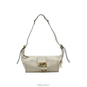 Chloe �δ��� Chloe ���ο� ���̺��� ������δ��� Chloe ���ο� ���̺��� �����