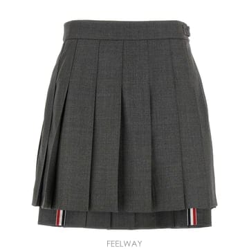 Thom Browne �δ��� THOM BROWNE ����� �׷��� ��ĿƮ�δ��� THOM BROWNE ����� �׷��� ��ĿƮ