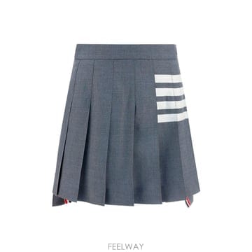 Thom Browne �δ��� THOM BROWNE ����� �׷��� ��ĿƮ�δ��� THOM BROWNE ����� �׷��� ��ĿƮ