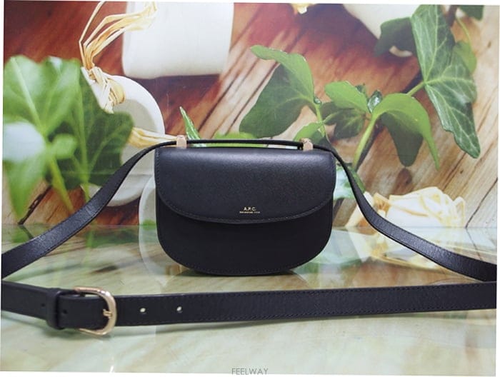 A.P.C. �������� ����� A.P.C ���׹� �̴� ũ�ν��� ��ǰ �߰� ��ǰ 60608�������� ����� A.P.C ���׹� �̴� ũ�ν��� ��ǰ �߰� 