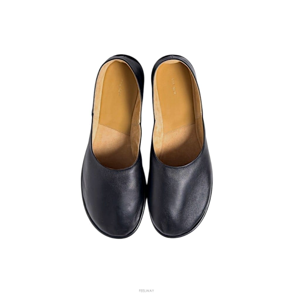 THE Row [����ũ�Ÿ] 26FW ���ο� ī�� ���� �� ����Ŀ�� CANAL SLIP ON F1236N60 BLK[����ũ�Ÿ] 26FW ���ο� ī�� ���� �� ����Ŀ�� CANAL