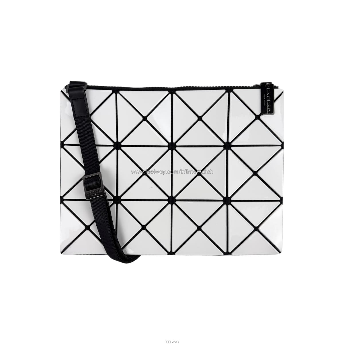 Issey Miyake �̼��̹̾��� �ٿ��ٿ� �缾Ʈ ũ�ν��� ȭ��Ʈ�̼��̹̾��� �ٿ��ٿ� �缾Ʈ ũ�ν��� ȭ��Ʈ